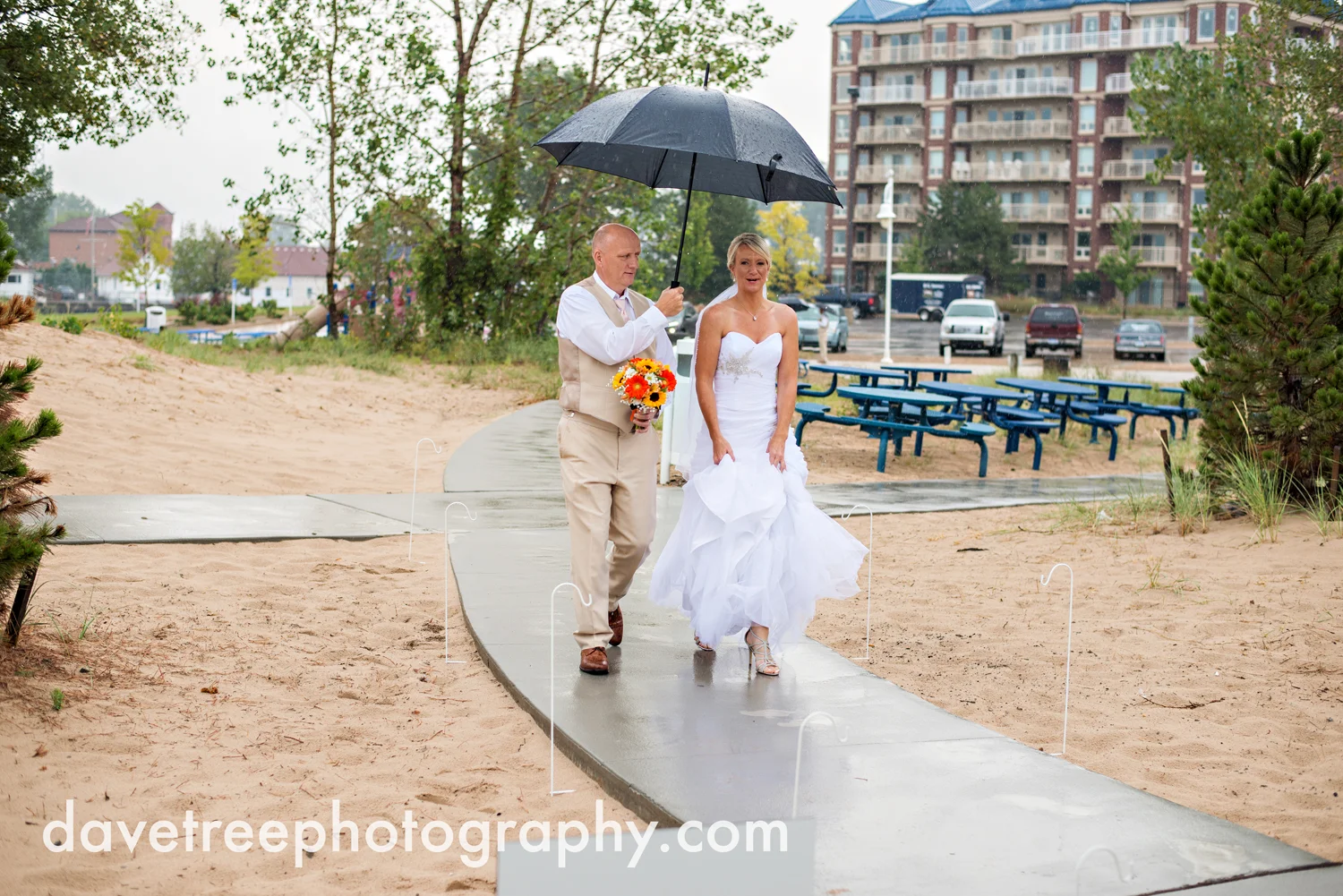 lake_michigan_wedding_photographer_st_joseph_37.jpg