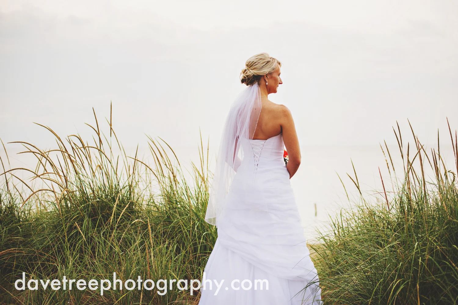 lake_michigan_wedding_photographer_st_joseph_09.jpg