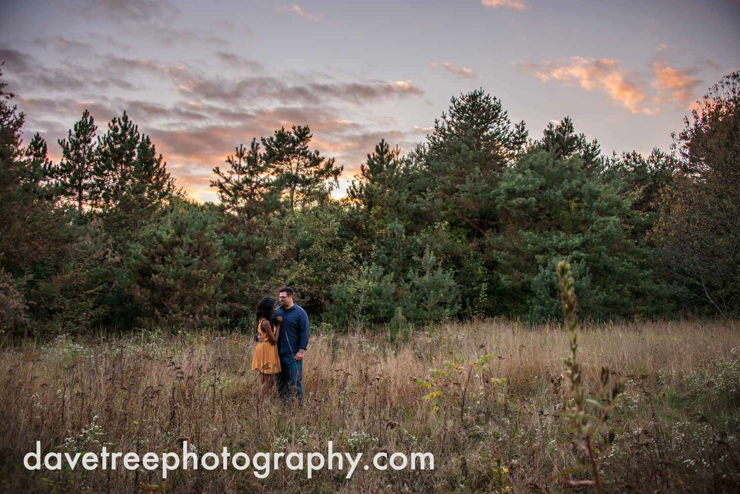 kalamazoo_wedding_photographer_kalamazoo_engagement_photographer_28.jpg