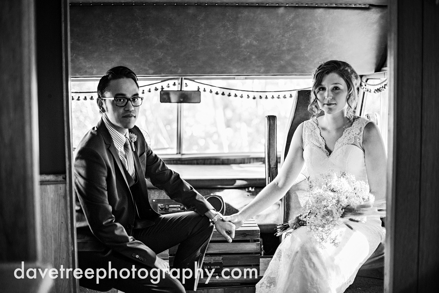 benton_harbor_wedding_photographer_blue_dress_barn_07.jpg