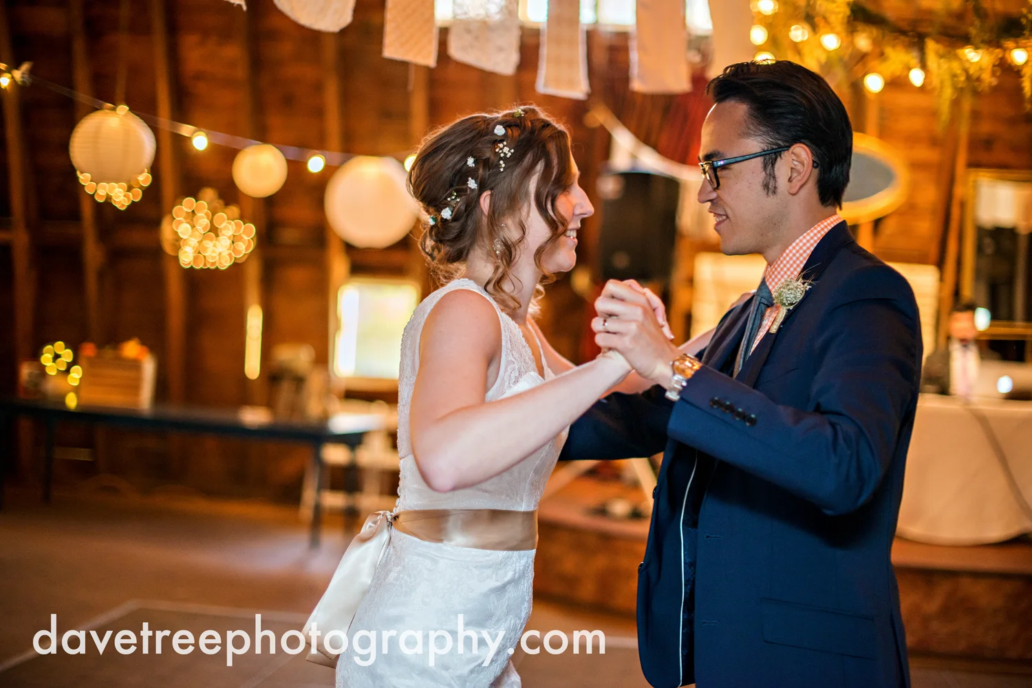 benton_harbor_wedding_photographer_blue_dress_barn_108.jpg