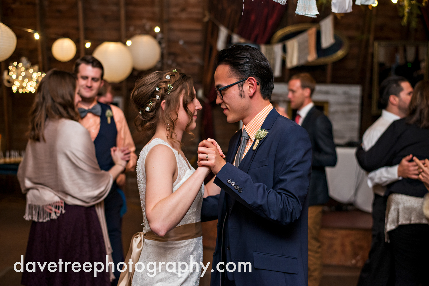 benton_harbor_wedding_photographer_blue_dress_barn_56.jpg