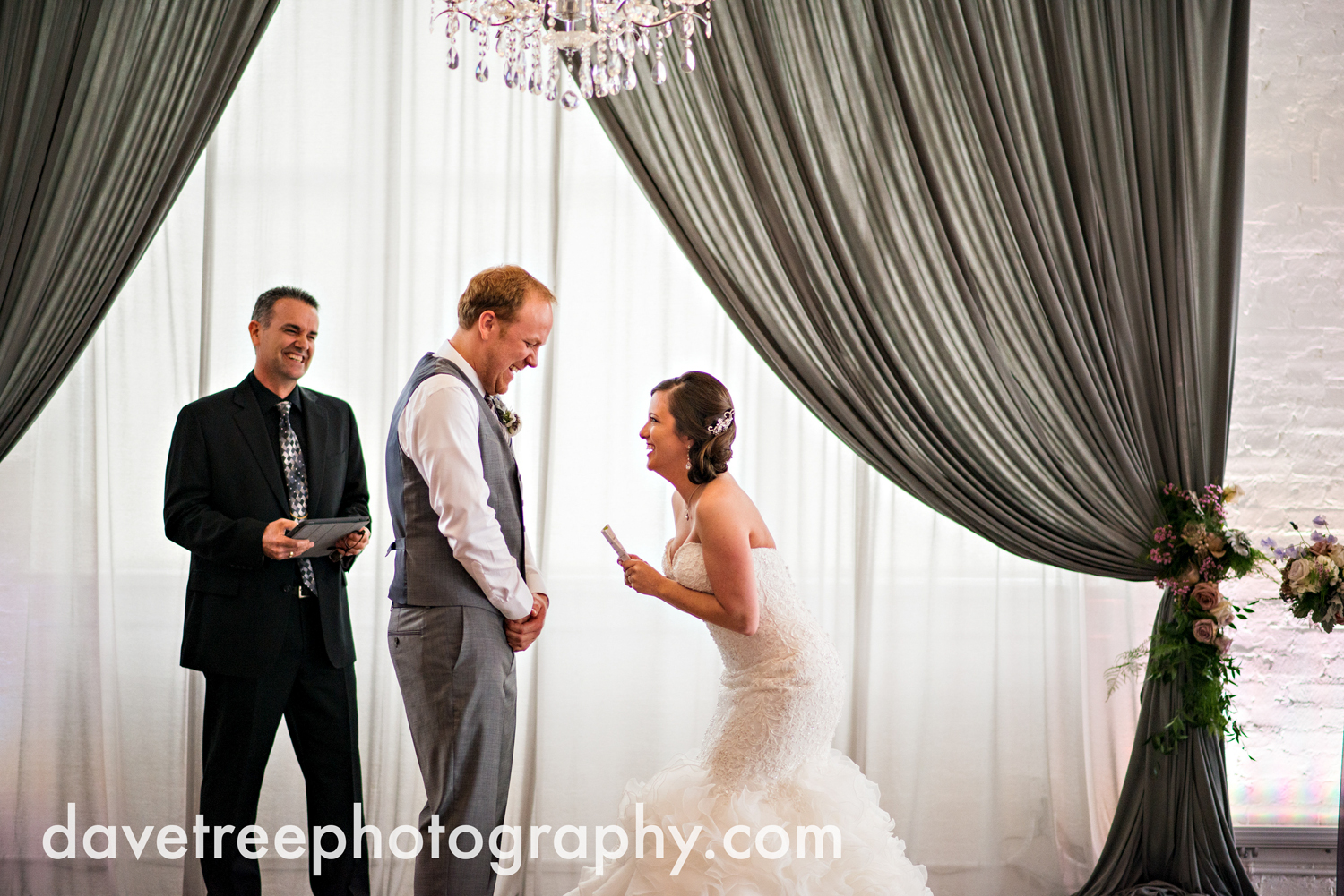 loft310_wedding_photographer_kalamazoo_wedding_photographer_327.jpg