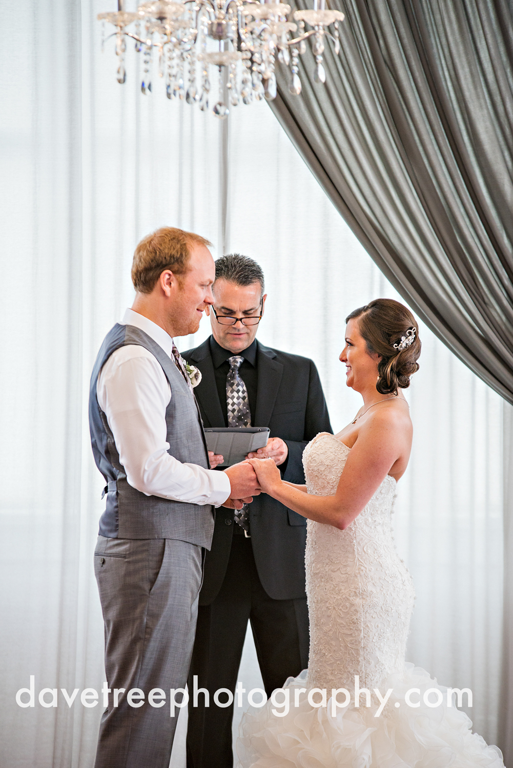 loft310_wedding_photographer_kalamazoo_wedding_photographer_333.jpg