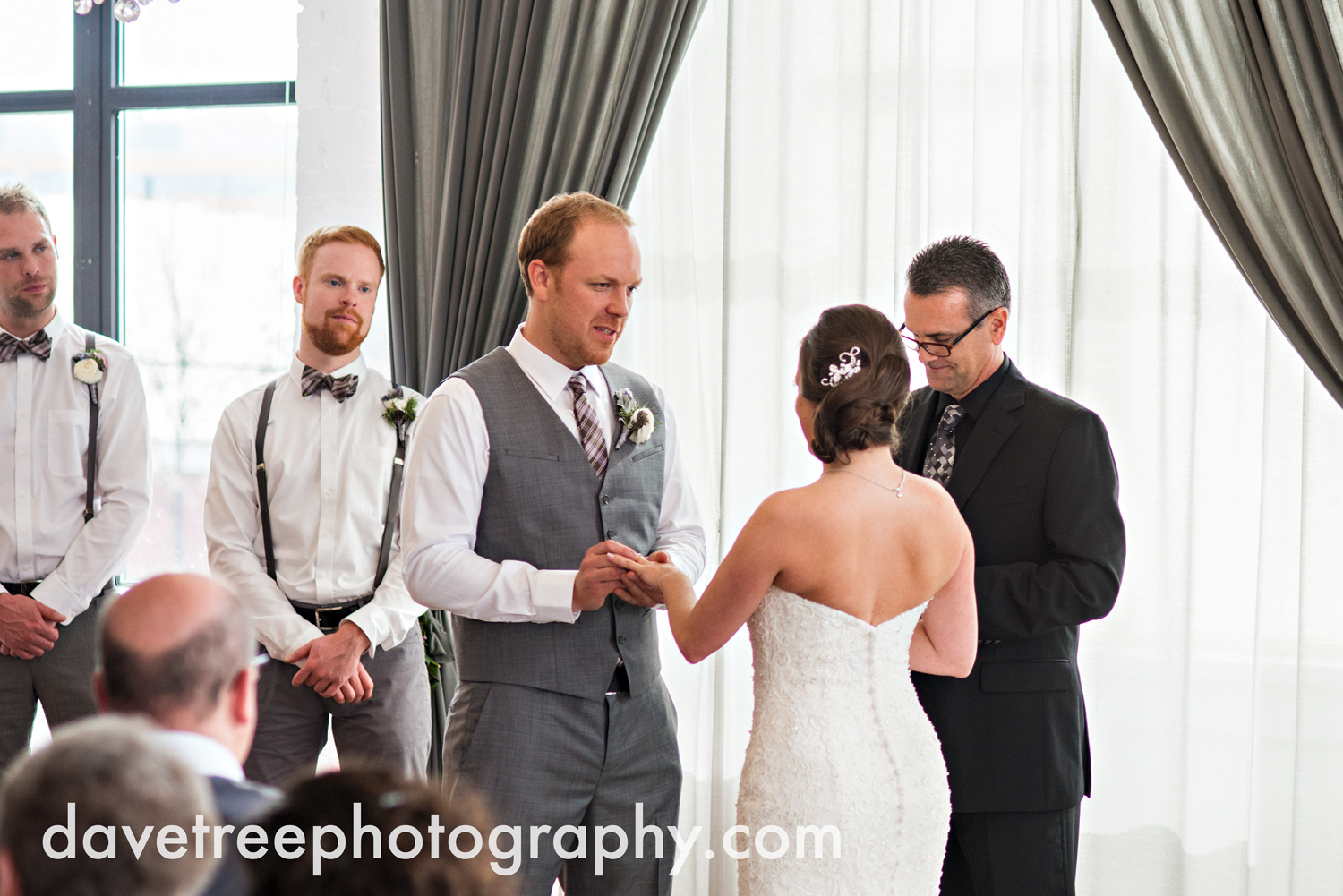 loft310_wedding_photographer_kalamazoo_wedding_photographer_335.jpg