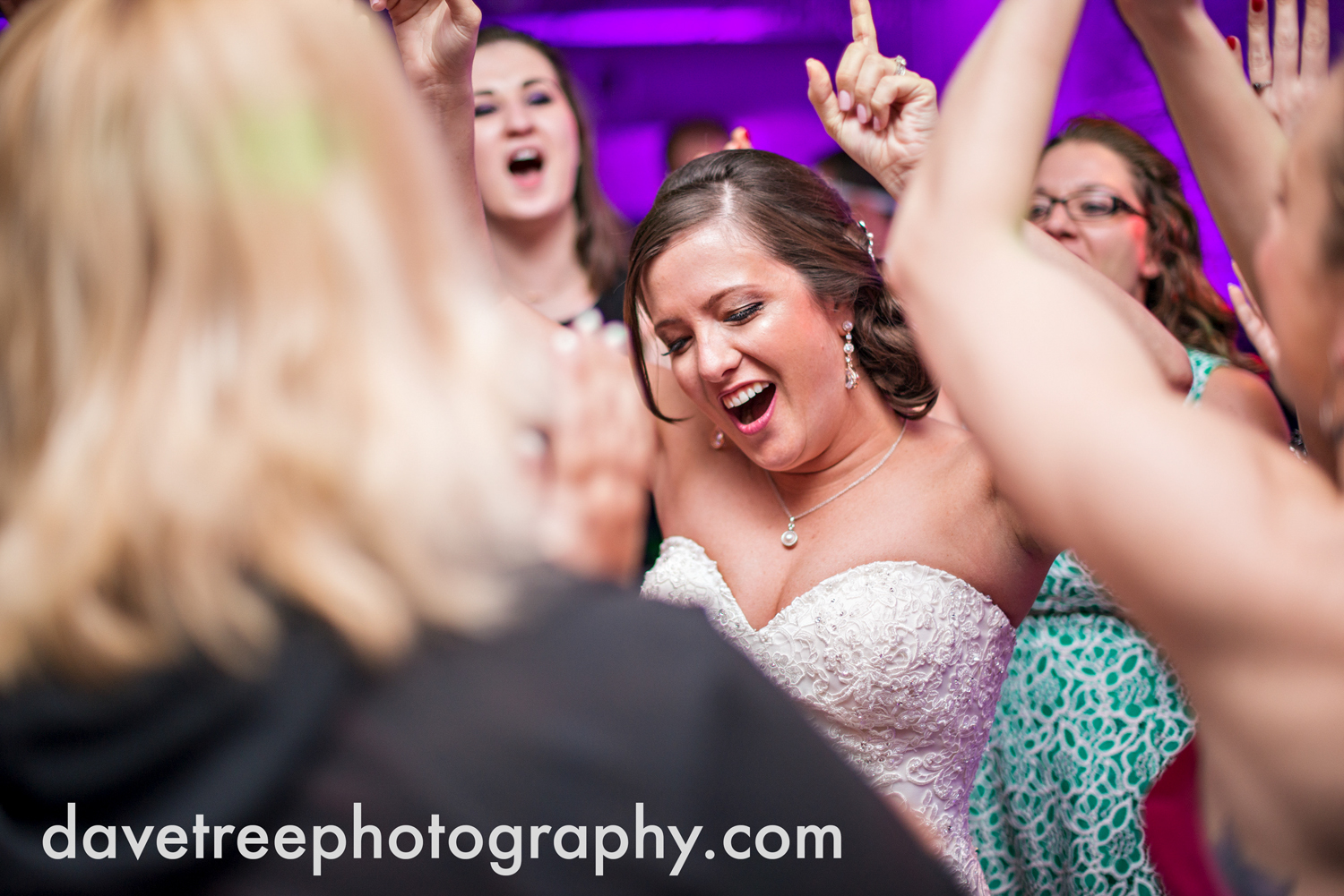 loft310_wedding_photographer_kalamazoo_wedding_photographer_375.jpg