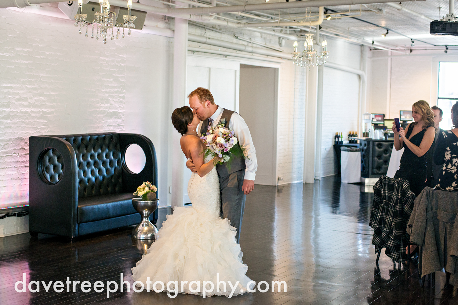 loft310_wedding_photographer_kalamazoo_wedding_photographer_381.jpg