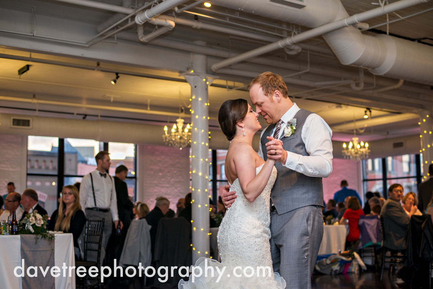 loft310_wedding_photographer_kalamazoo_wedding_photographer_383.jpg