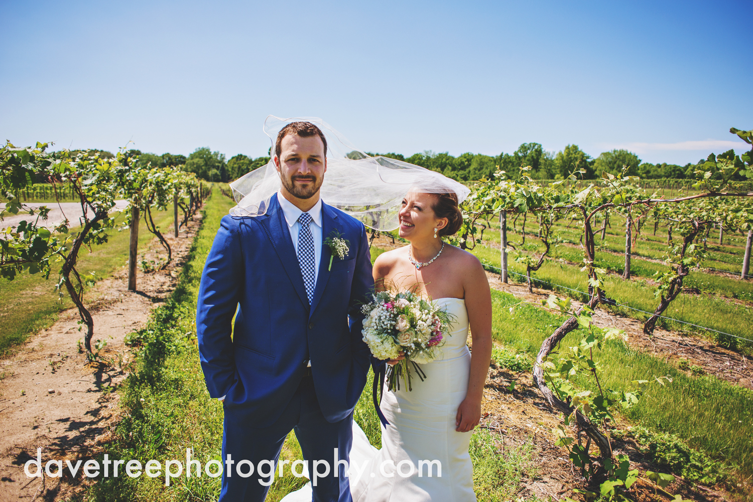 michigan_vineyard_wedding_photographer_davetree_photography_347.jpg