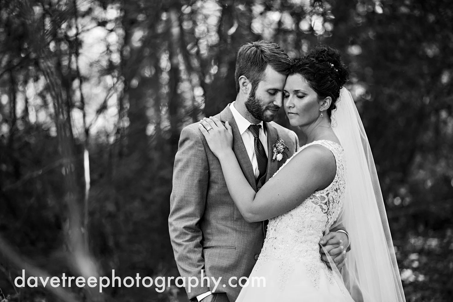 brooklyn_wedding_photographer_brooklyn_michigan_144.jpg