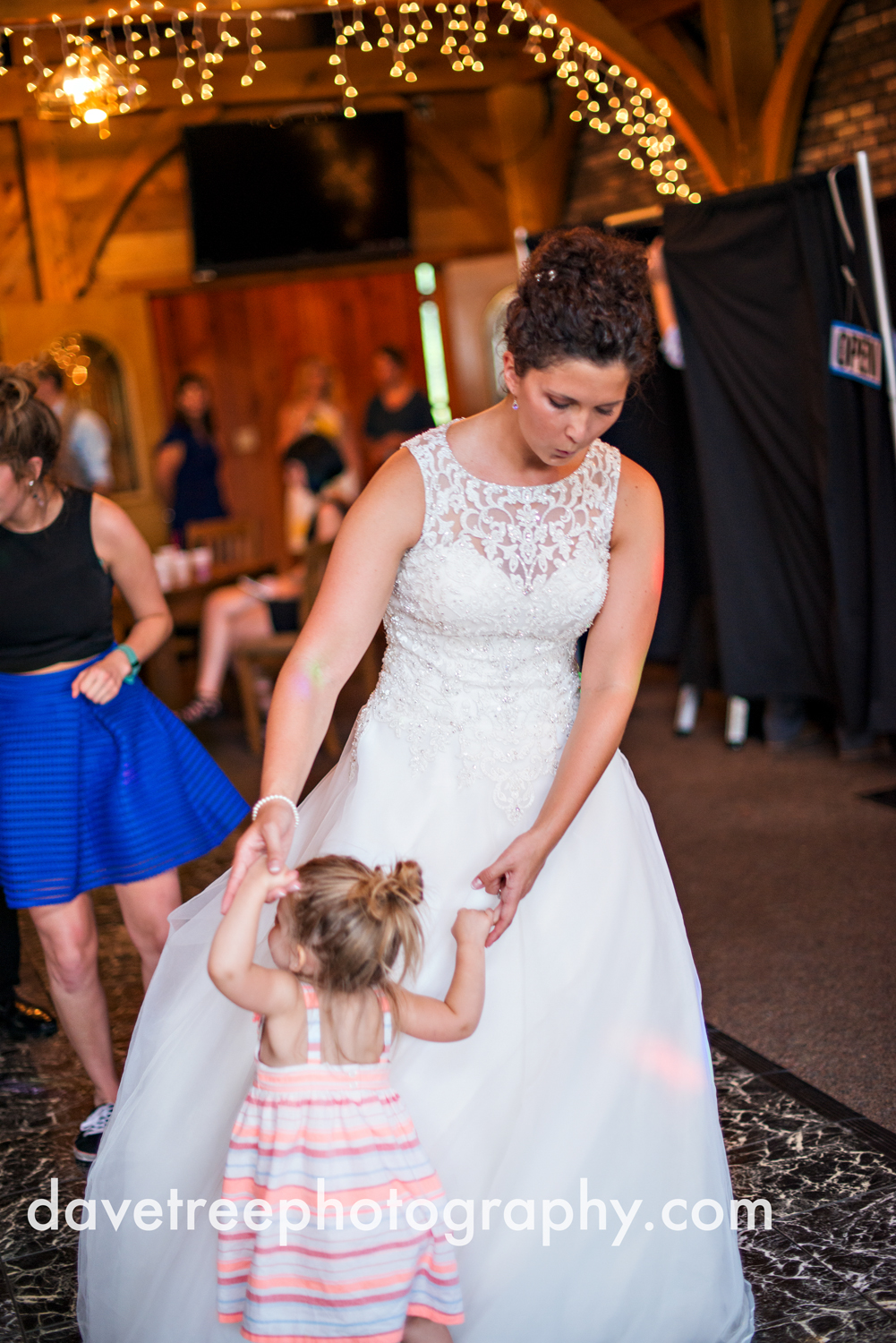 brooklyn_wedding_photographer_brooklyn_michigan_28.jpg