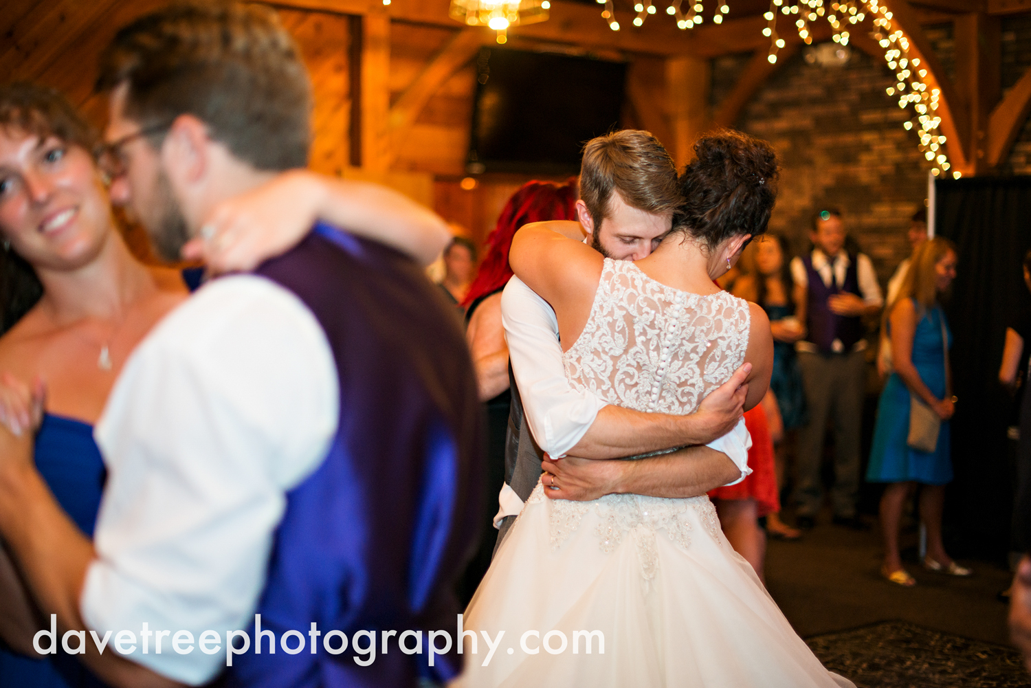 brooklyn_wedding_photographer_brooklyn_michigan_35.jpg