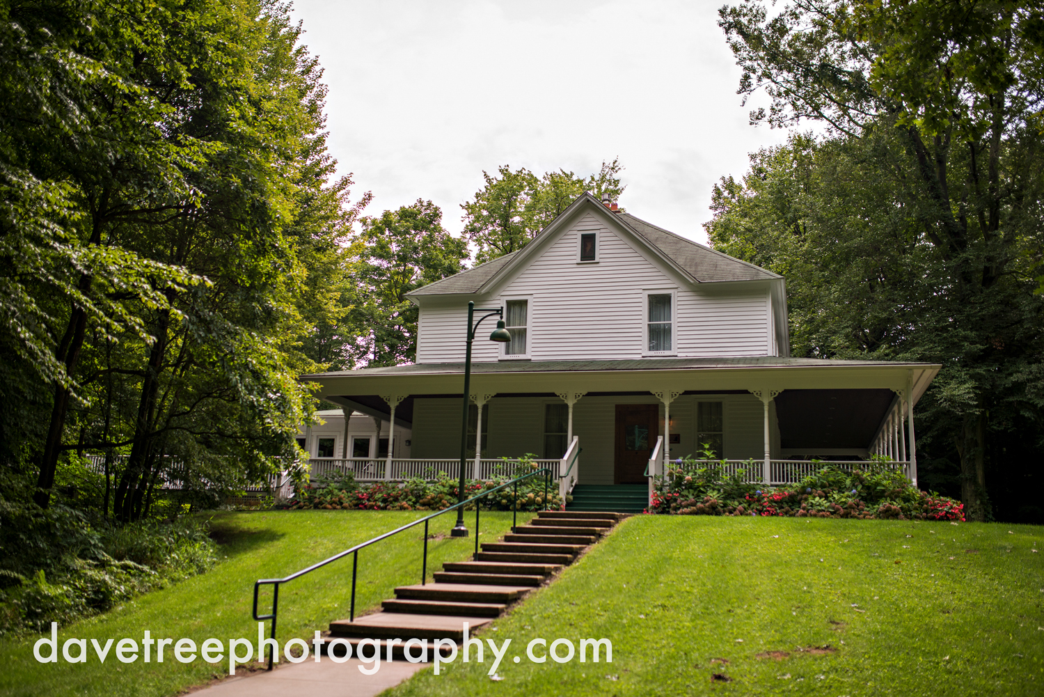 grand_haven_wedding_photographer_weaver_house_wedding_86.jpg