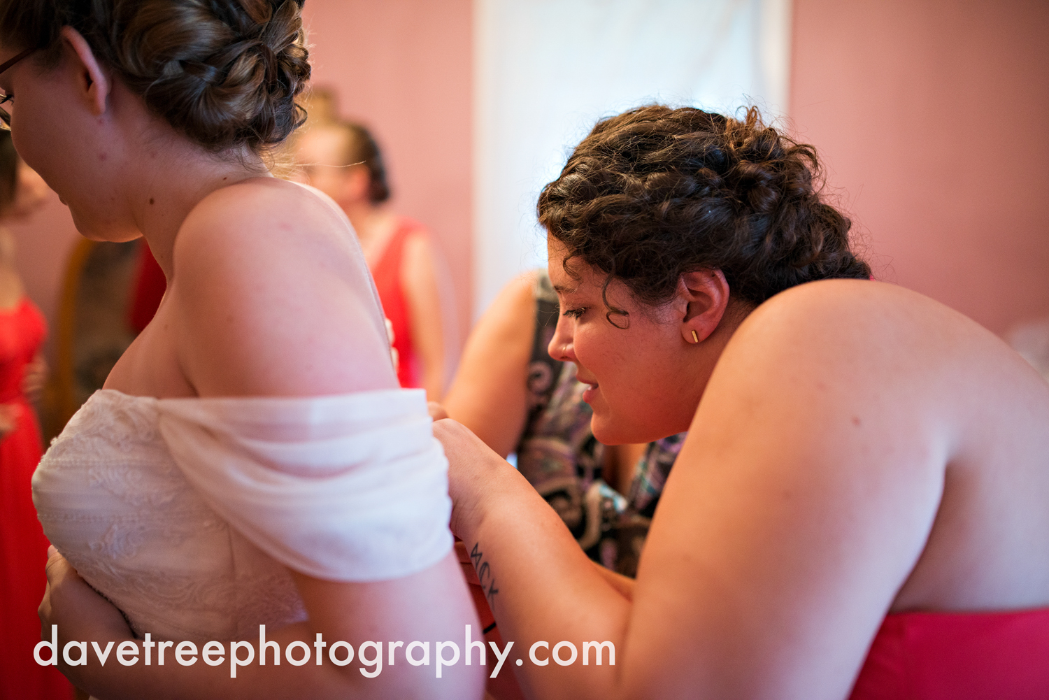 grand_haven_wedding_photographer_weaver_house_wedding_105.jpg