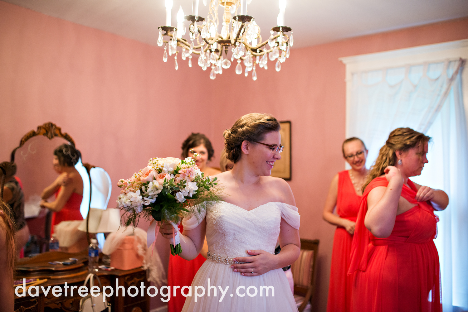 grand_haven_wedding_photographer_weaver_house_wedding_112.jpg