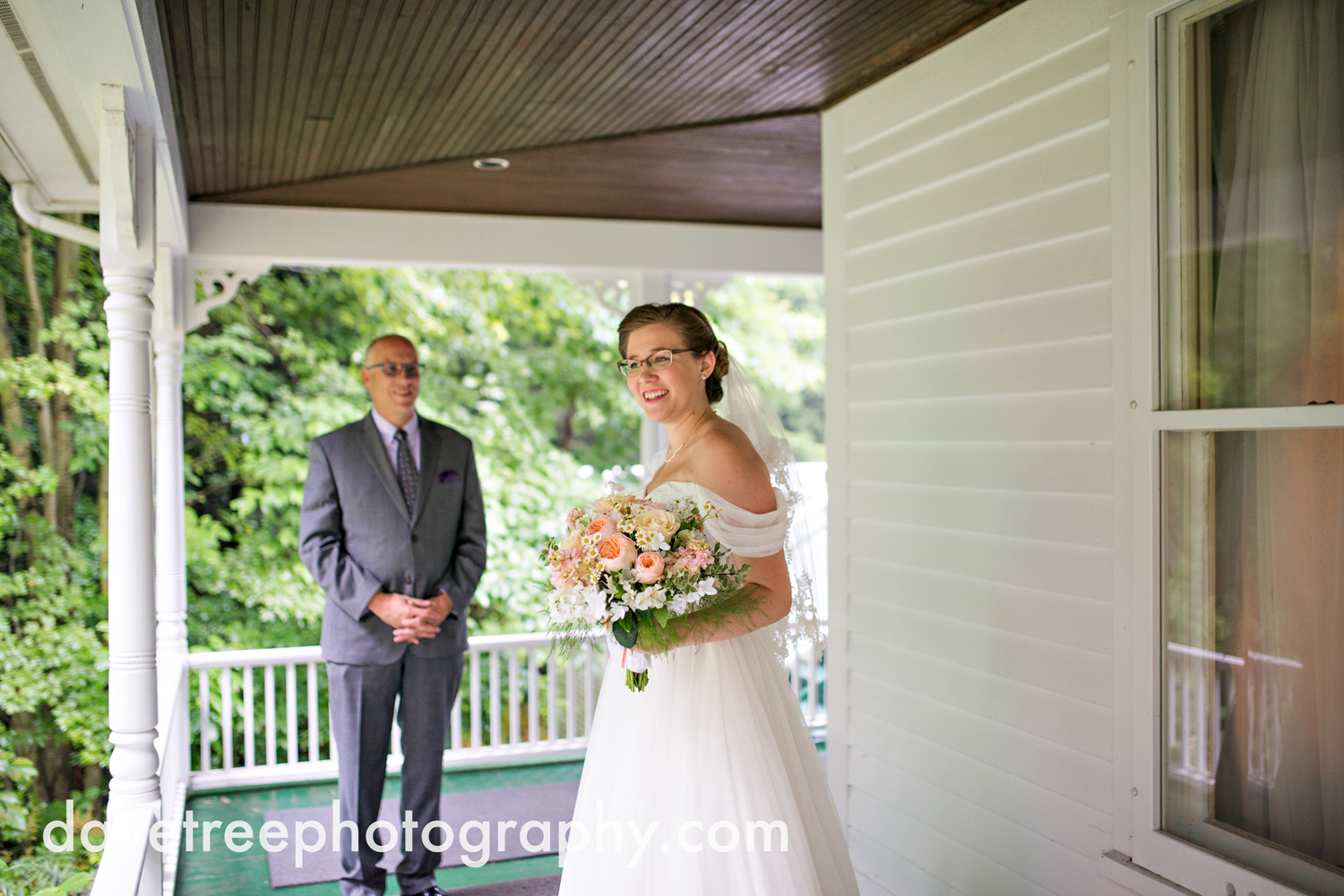 grand_haven_wedding_photographer_weaver_house_wedding_154.jpg
