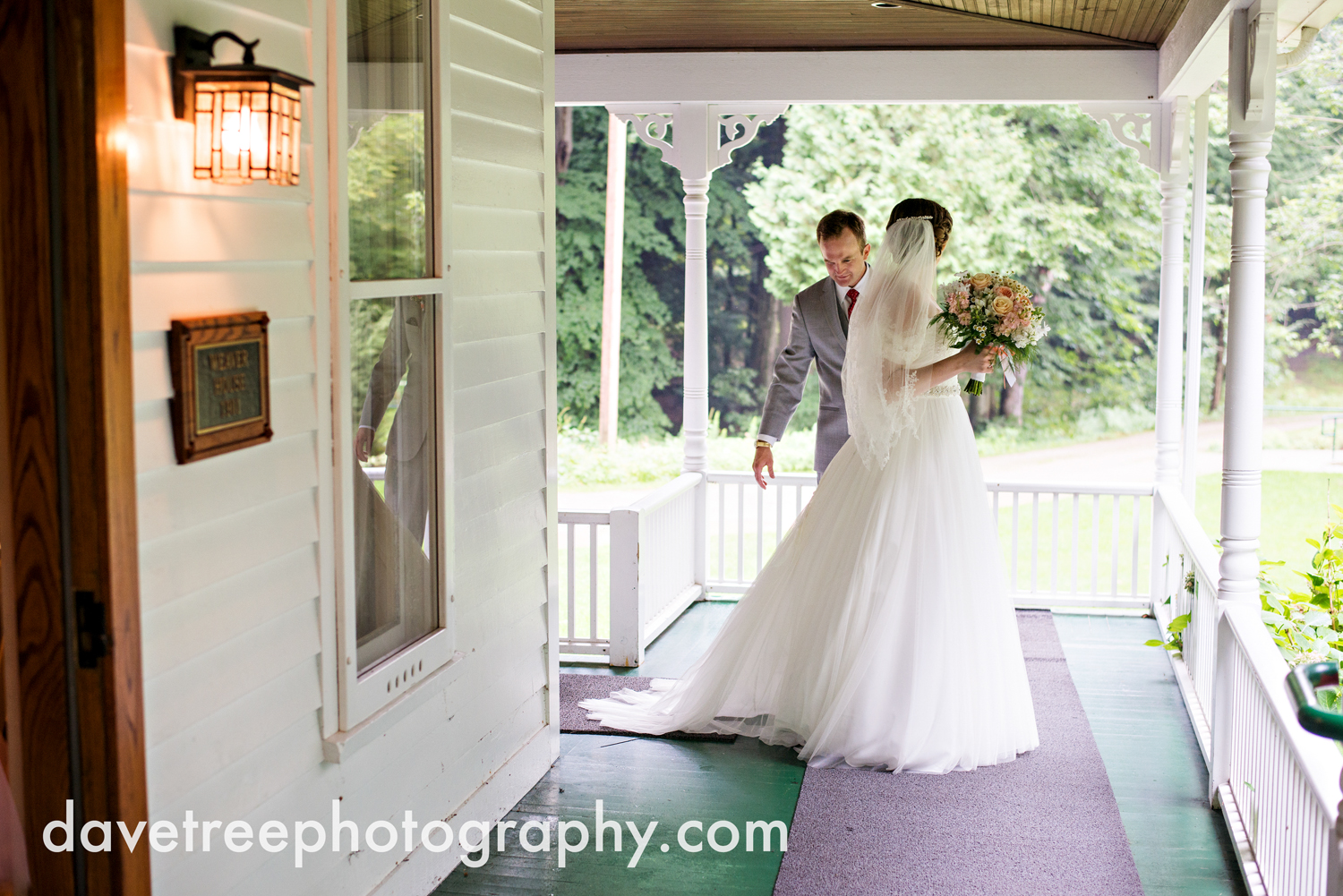 grand_haven_wedding_photographer_weaver_house_wedding_177.jpg