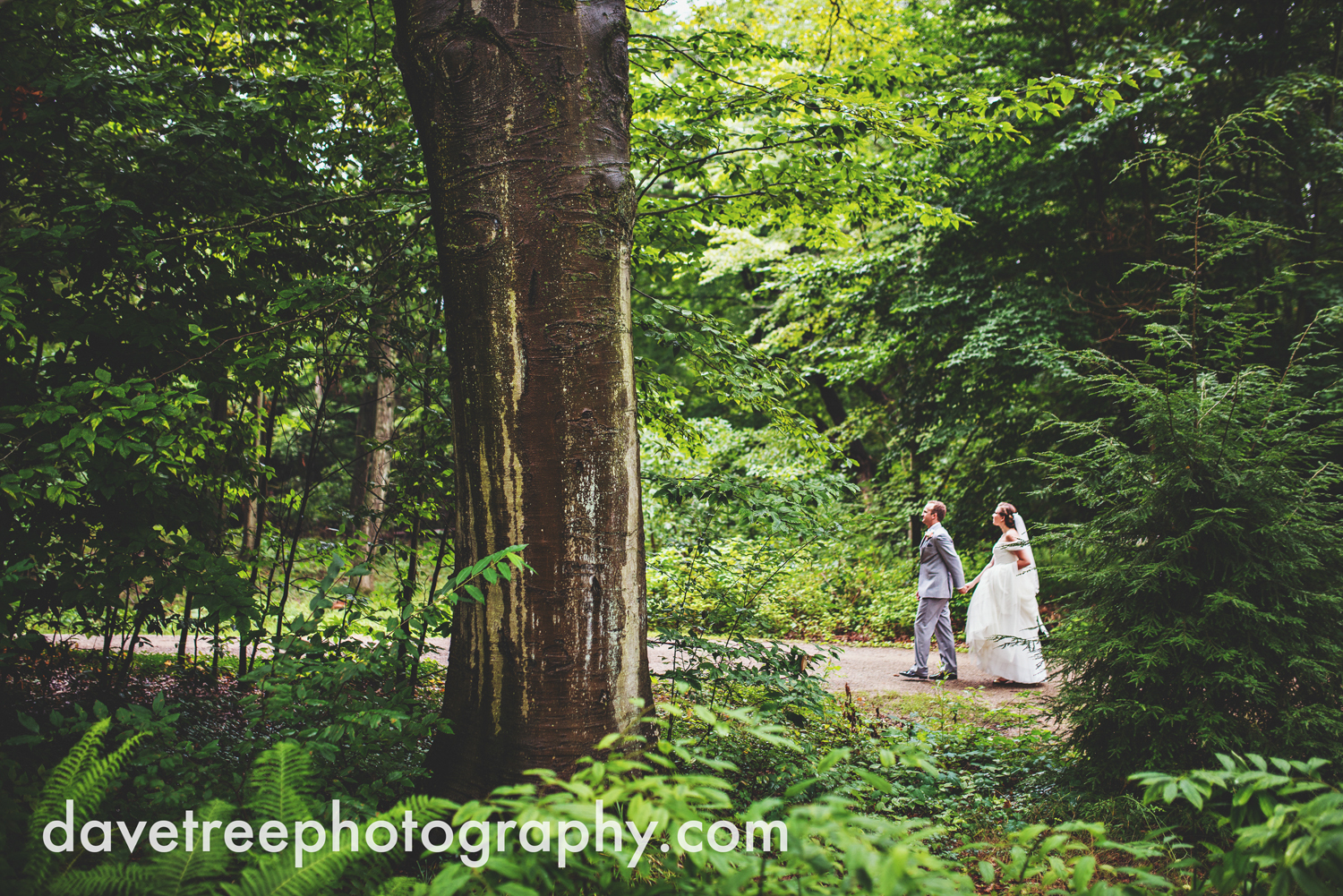 grand_haven_wedding_photographer_weaver_house_wedding_09.jpg