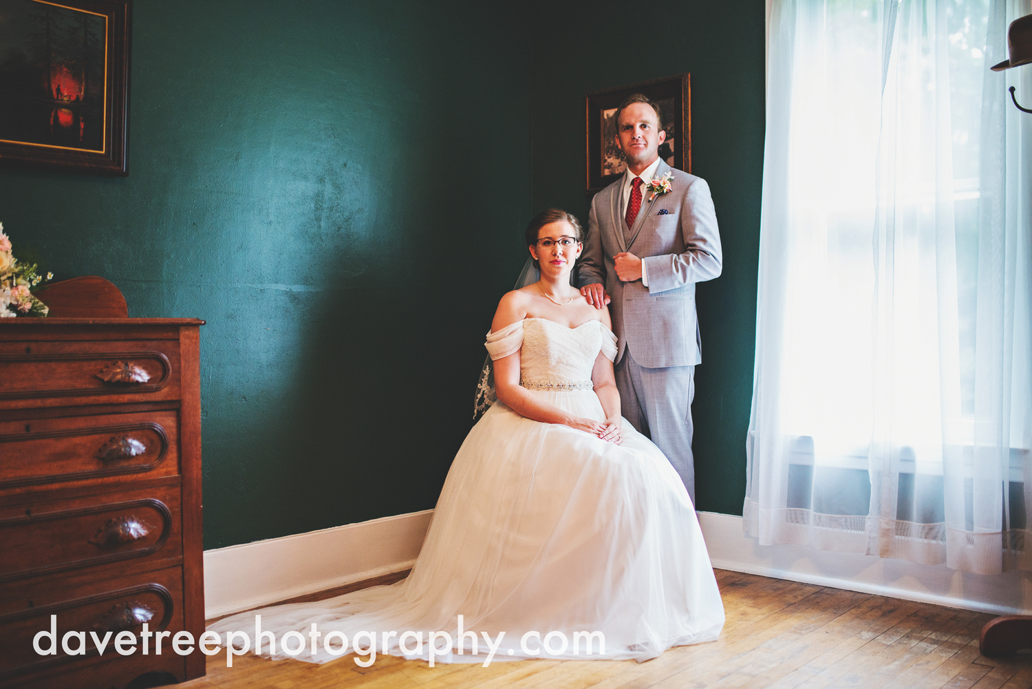 grand_haven_wedding_photographer_weaver_house_wedding_13.jpg