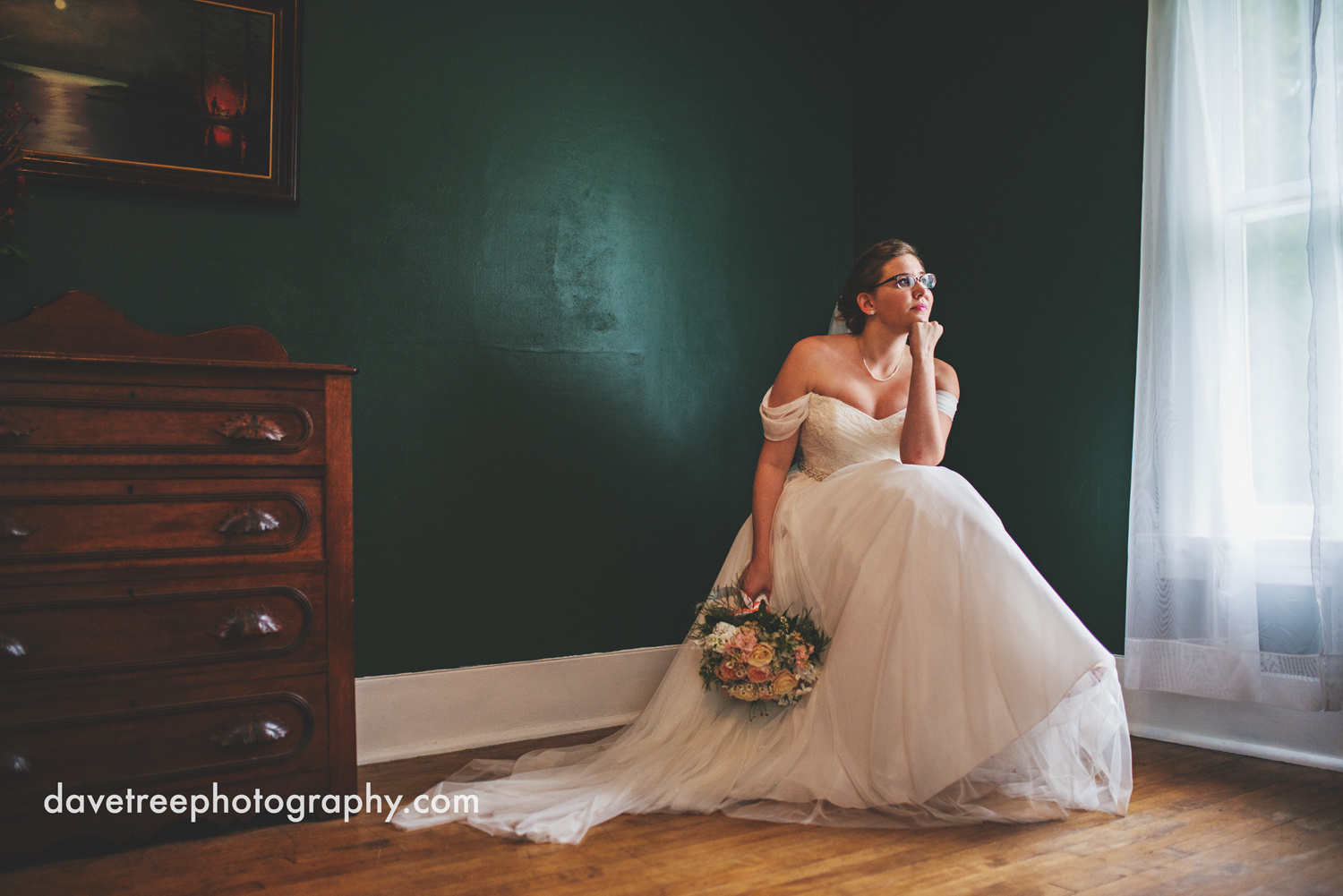 grand_haven_wedding_photographer_weaver_house_wedding_14.jpg