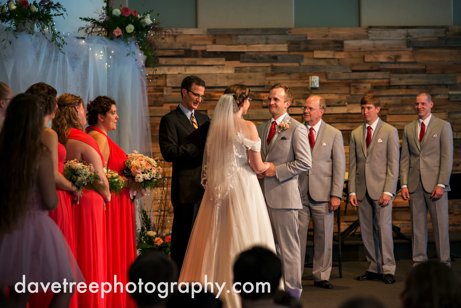 grand_haven_wedding_photographer_weaver_house_wedding_76.jpg