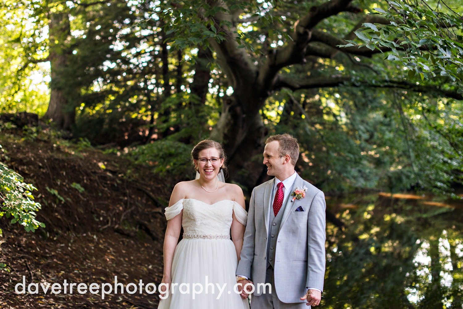 grand_haven_wedding_photographer_weaver_house_wedding_22.jpg