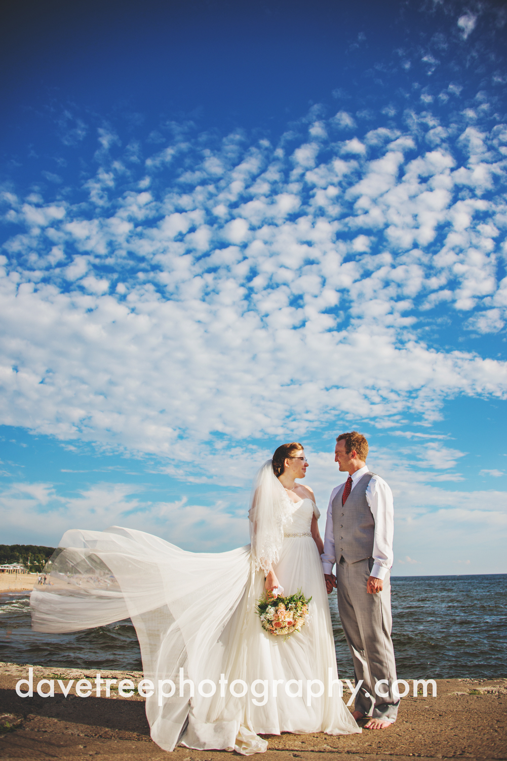 grand_haven_wedding_photographer_weaver_house_wedding_38.jpg