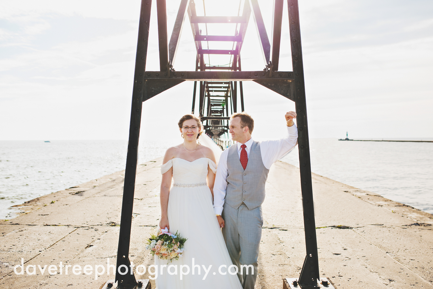 grand_haven_wedding_photographer_weaver_house_wedding_40.jpg