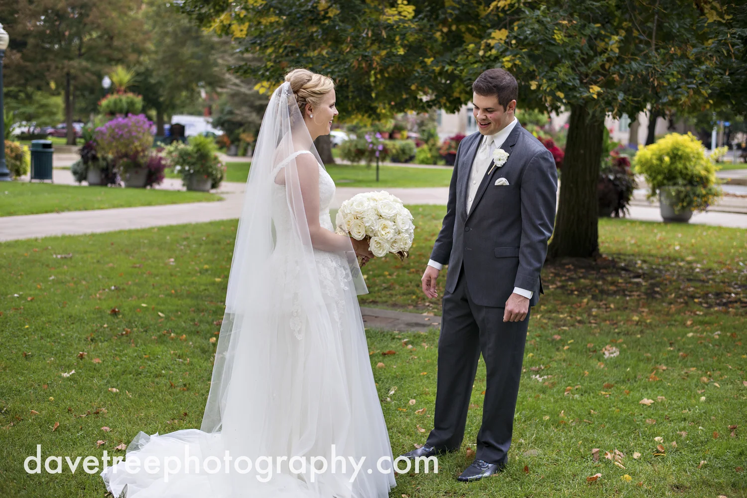 kalamazoo_wedding_photographer_Kalamazoo_weddings_208.jpg