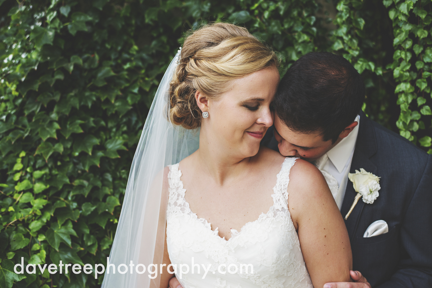 kalamazoo_wedding_photographer_Kalamazoo_weddings_14.jpg
