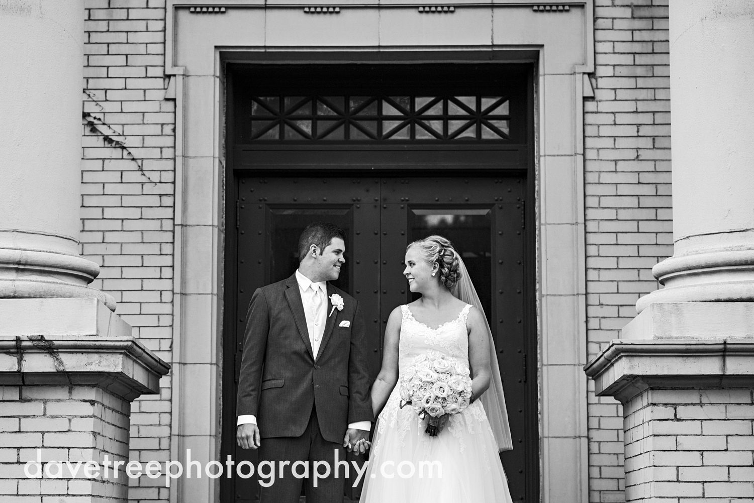 kalamazoo_wedding_photographer_Kalamazoo_weddings_18.jpg