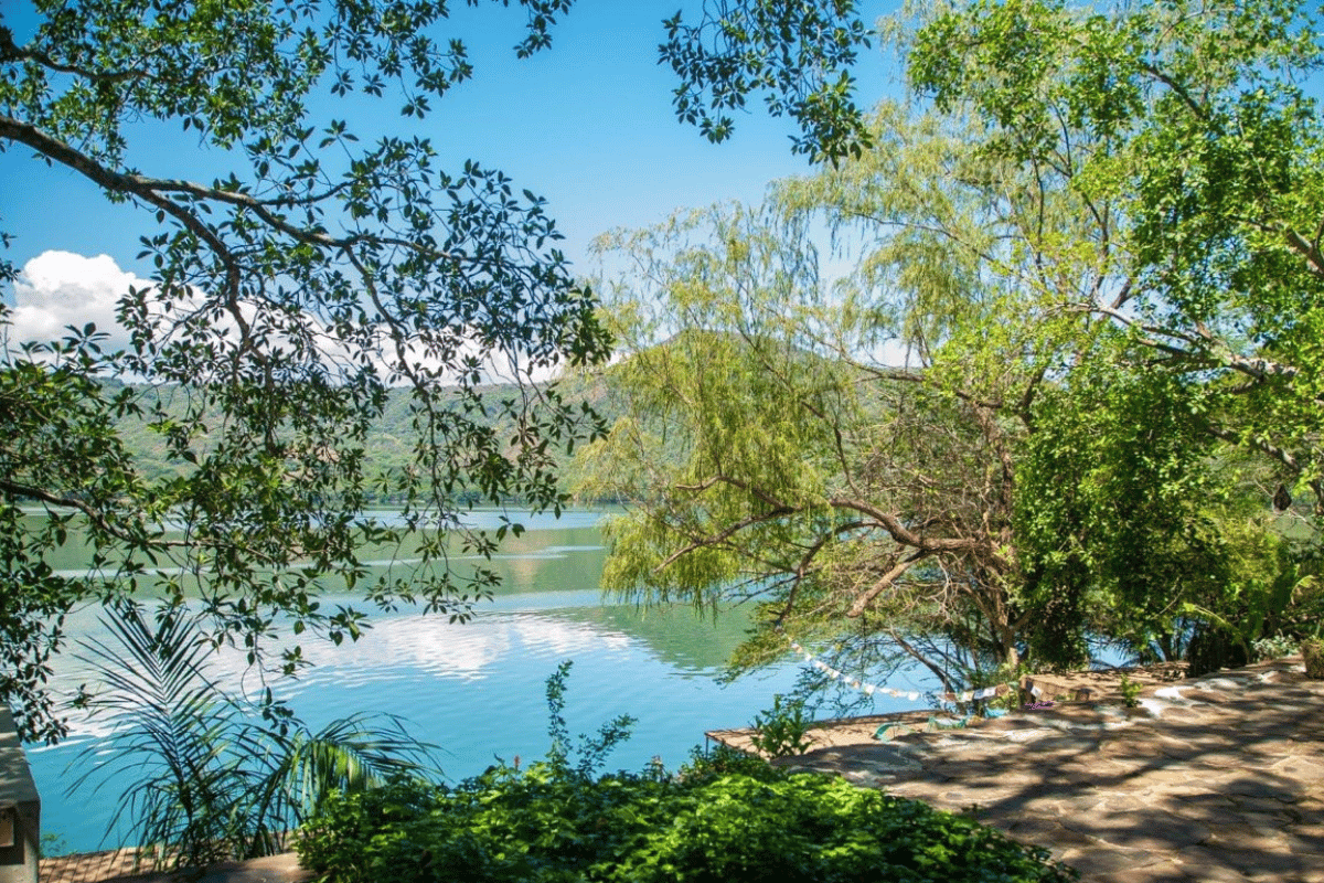 Retiro volcán laguna 2.png