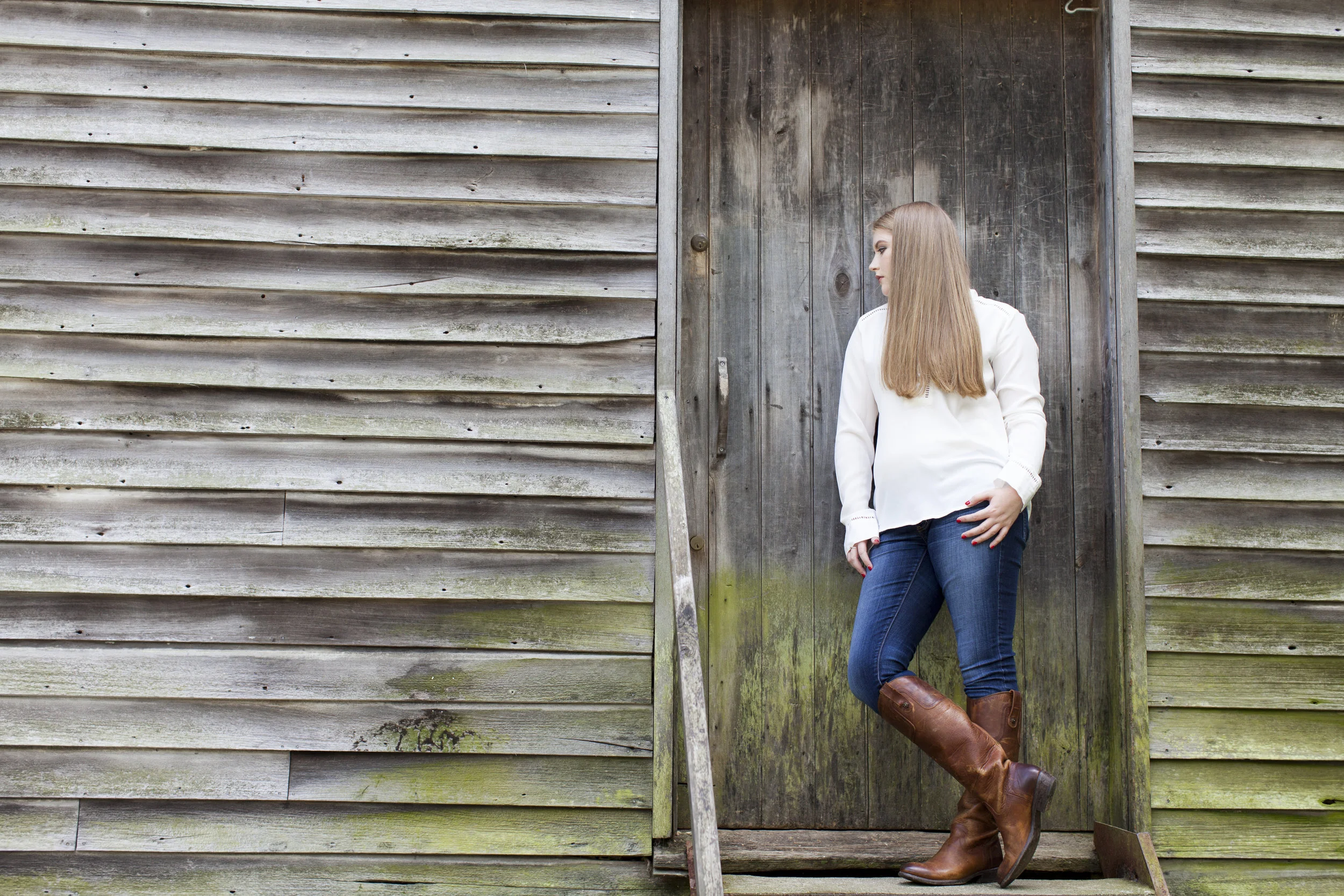 KatieByDoorProfile.jpg