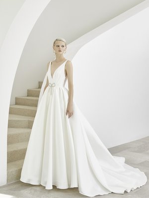 Modern Romantic Bridal Gowns St Louis