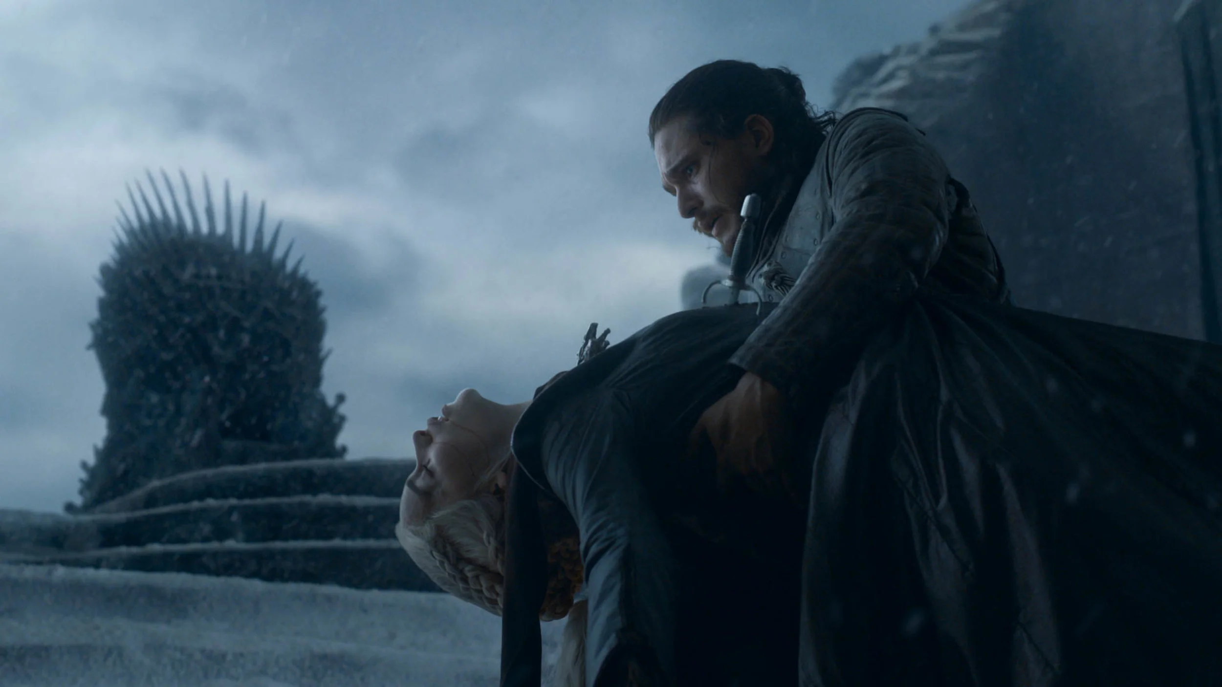 gameofthronesseason8episode6danyiesinjonsarms.jpg