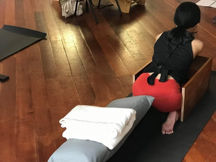 halasana box virasana 3.jpg