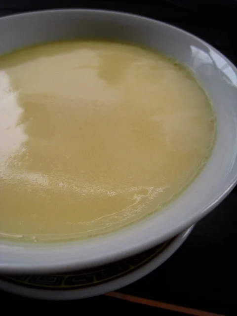 Recipe: Hong Kong Style Steamed Egg Custard 鮮奶燉蛋 (adapted from "Distinctive Snacks of Hong Kong" by Hui Chan Fan-Yuk)