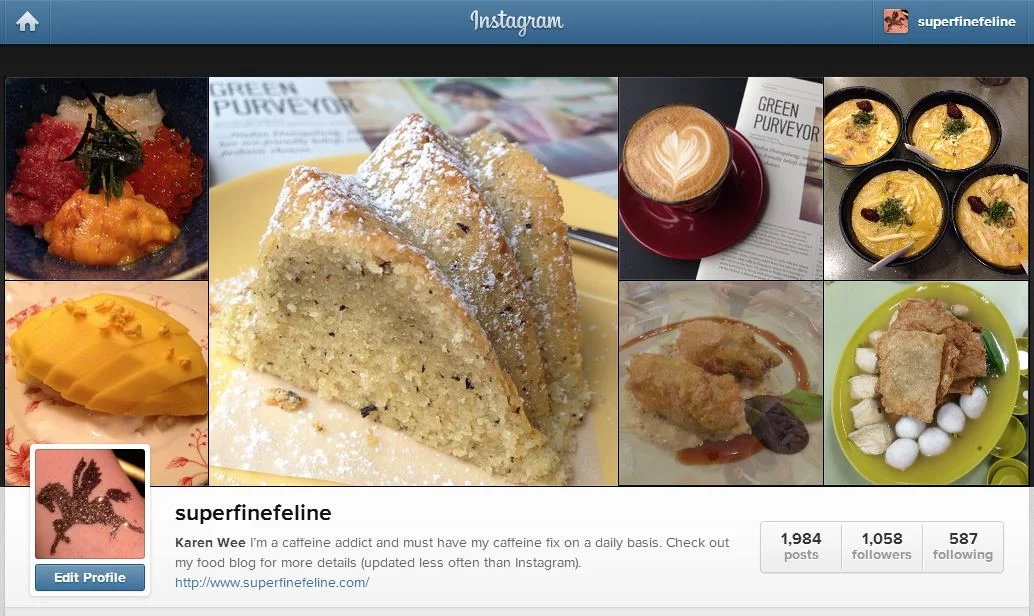 SFF's Christmas Giveaway: 2 Christmas Log Cakes & 2 Stollens 