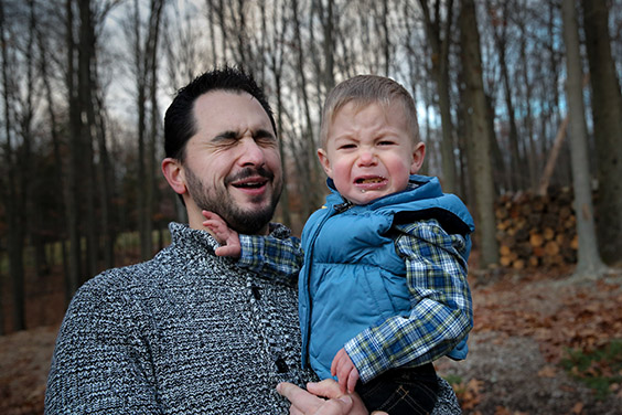 Why holiday family photos are STRESSFUL