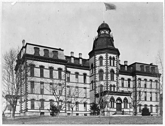 Old_Main.jpg