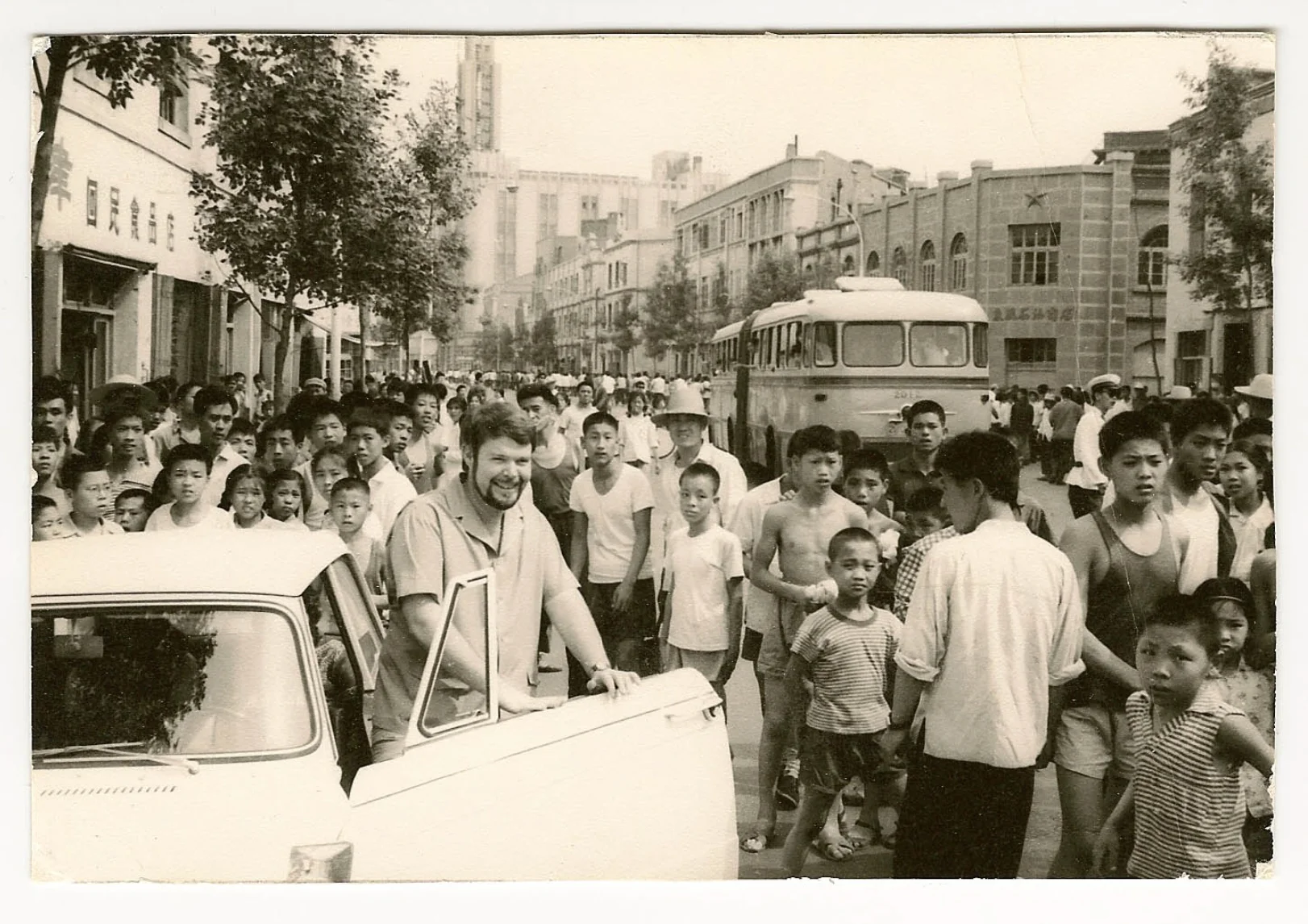 “Round eyes” (foreigners) were a rare sight in China in 1973.