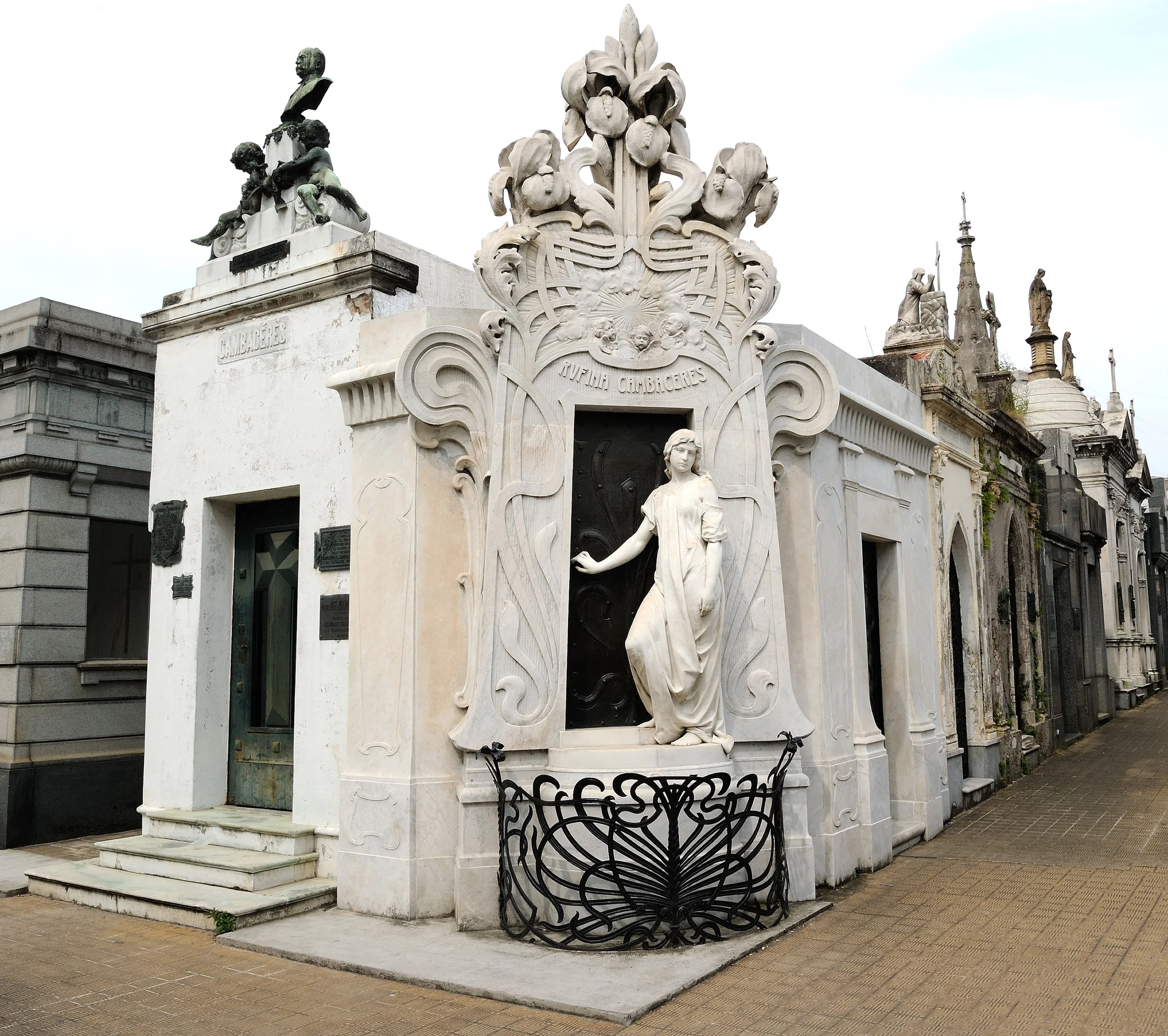 Cambaceres tomb
