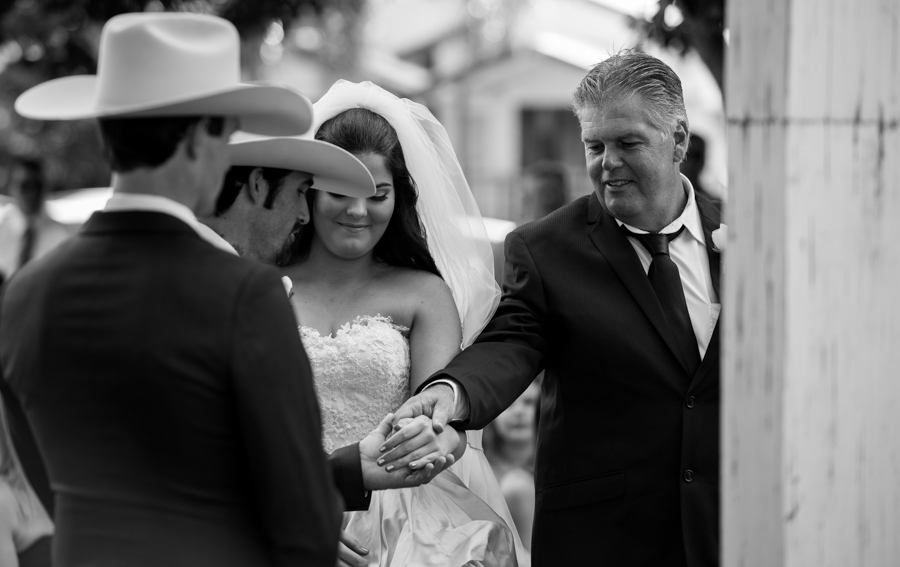 hervey bay wedding photographer-23.jpg