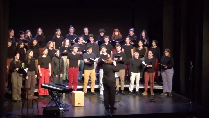 Aix&iacute; va anar l&rsquo;&uacute;ltim concert de l&rsquo;any al costat de La Fuga! ✨🎄

Vam donar pas al Nadal amb un recital de nadales tradicionals catalanes i algunes d&rsquo;arreu del m&oacute;n. Des de Coral Sinera desitgem que hagueu gaudit 