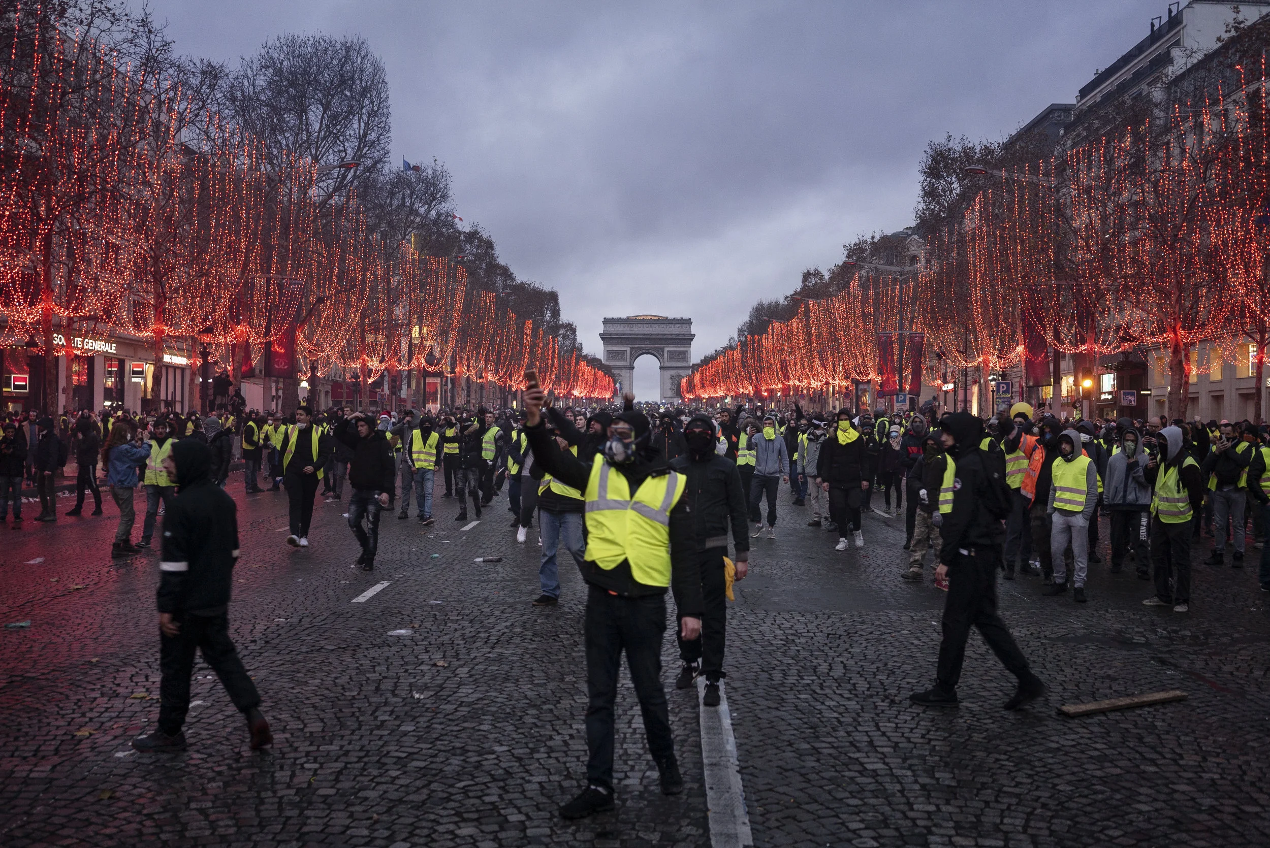 gilets jaunes elysees