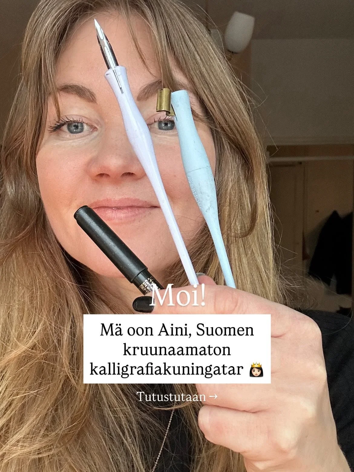 T&auml;ll&auml; tilill&auml; on niin valtavasti uusia seuraajia ett&auml; 😍😍

Moi vaan!!! Suomen kruunaamaton (vai itseasiassa jo kruunattu&hellip;) kalligrafiakuningatar palveluksessanne.

Multa usein kysyt&auml;&auml;n ett&auml; &rdquo;ai teet ty