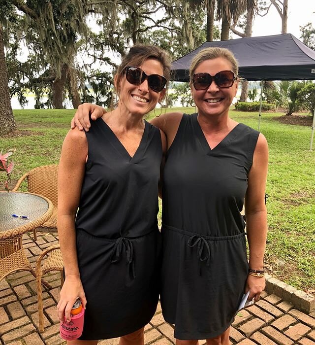 Great minds think alike! These two beauties showed up to the party both wearing their favorite dress from Toad and Co. Not only did they look great, they were definitely the most comfortable ones there. #toadandco #ecofriendly #yesithaspockets #becom