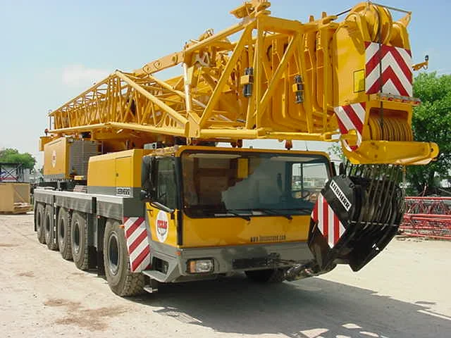 liebherr-175-ton-maybe.jpg