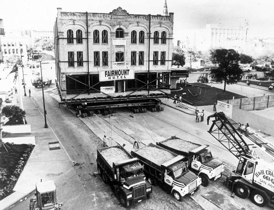 Moving the Fairmont Hotel (1985). Photo: Courtesy SA Conservation Society