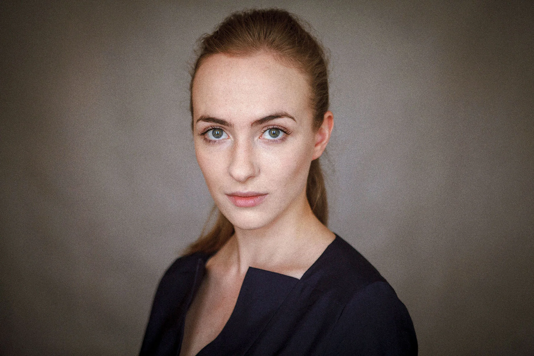 Elizaveta Maximová by Nikolas Tušl